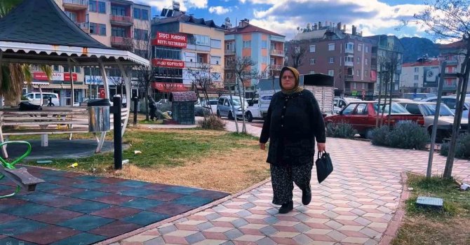 Madde bağımlısı oğlunun şiddetine maruz kalan anne, yaşadığı dehşeti anlattı