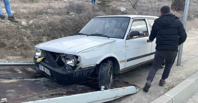 Polisleri peşine takıp 15 kilometre kaçtı, kaza yapınca yakalandı