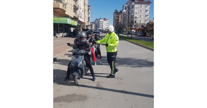 Antalya’da motosiklet ve araç denetimlerinde 127 sürücüye ceza kesildi