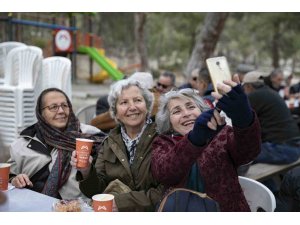 Mersin’de emekliler tabiat parkında eğlendi