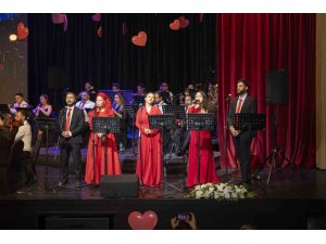 Kent Orkestrası ’Sevgililer Günü’ne özel konser verdi