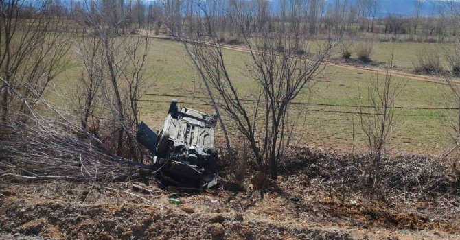 Isparta’da kontrolden çıkan otomobil takla attı: 1 yaralı