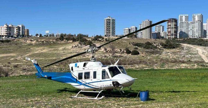 Helikopter, malzeme ve personel ikmalini boş arazide yaptı