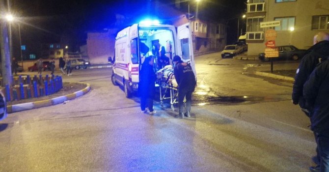 Isparta’da iki otomobil kavşakta çarpıştı: 1 yaralı