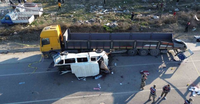 Hatay’da 6 kişinin hayatını kaybettiği kaza yeri havadan görüntülendi