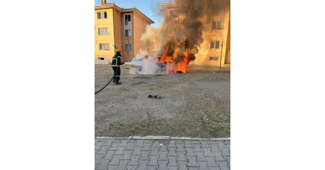 Alevlere teslim olan Tofaş hurdaya döndü