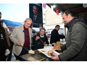 Kepez’in ilk iftarı Teomanpaşa Mahallesi’nde yapıldı