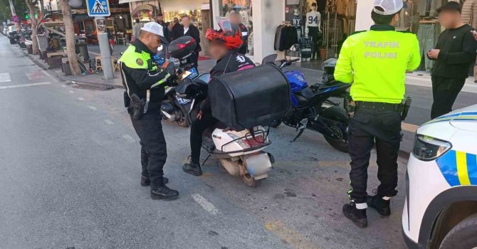 Antalya’da motosiklet uygulamasında bin 135 kişi sorgulandı