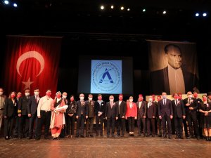 İstiklal Marşı’nın kabulünün 100. yılı AKM’de törenle kutlandı