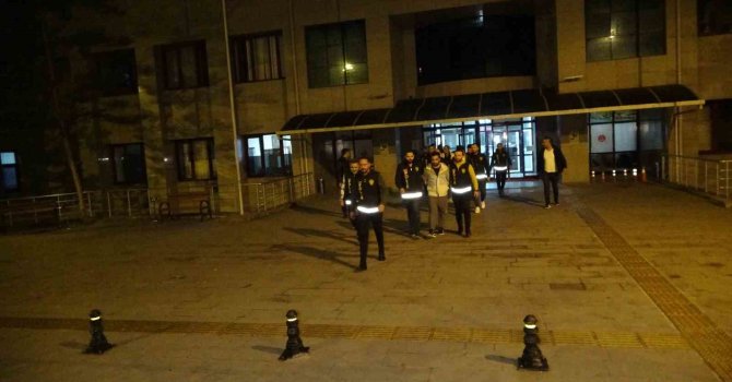 Ormanlık alanda 4 yıl önceki kesik baş cinayetinde gencin ’define’ kurbanı olduğu ortaya çıktı