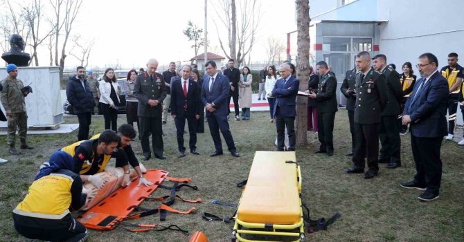 Isparta’da askeri yaralanmalara karşı simülasyonlu eğitim dönemi başladı