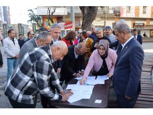 ‘Anayasa Değişsin, Aile Korunsun’ imza kampanyası