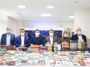 AK Parti’den 5 bin kitap bağışı