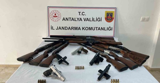 Jandarmadan ruhsatsız silah operasyonu