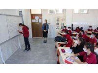 Mukaddes öğretmen, projesiyle matematik dersini sevdirdi