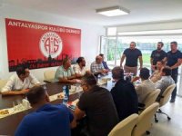 Antalyaspor Başkan Çetin, güreş takımını ağırladı