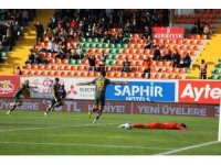 Spor Toto Süper Lig: Alanyaspor: 1 Fatih Karagümrük:0 (İlk yarı)