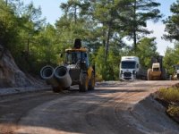 Büyükşehir’den Alanya’nın batısında yol çalışması