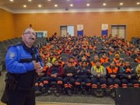 Emniyet’ten belediye personeline seminer