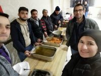 Deprem bölgesinde günde 10 bin kişilik yemek çıkarttı