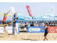 Seçer, Pro Beach Tour Plaj Voleybolunda sporcuların heyecanına ortak oldu