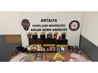 Antalya’da kumar oynatılan 5 iş yerine adli işlem yapıldı