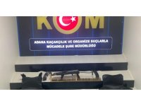 Adana’da polis evde uzun namlulu silah ve çelik yelek ele geçirdi