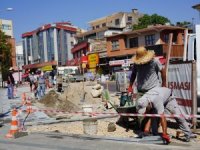 Büyükşehir, Balbey’de durak ceplerini düzenliyor