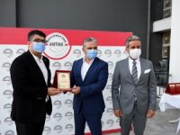 İş insanlarına teşekkür plaketi