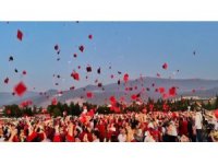 Depremin yaralarının sarıldığı İskenderun’da mezuniyet heyecanı