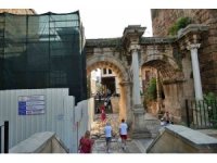Antalya’nın sembolü Hadrian restore edilecek