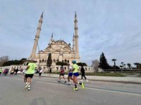 Adana 15. Uluslararası Kurtuluş Yarı Maratonu ve Halk Koşusunda dereceye girenler ödüllerini aldı