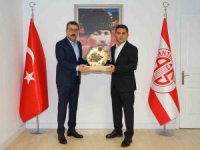 Antalyaspor Kulübü’nde devir teslim gerçekleşti