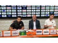 Alanyaspor’da toplu imza töreni