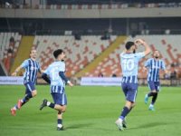 Trendyol Süper Lig: Adana Demirspor: 1 - Antalyaspor: 1 (İlk yarı)