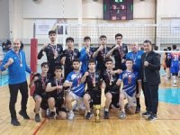 Seyhan Belediyespor Kulübü, Adana Voleybol Ligi’nde gençler ve küçükler erkek kategorilerinde Adana Şampiyonu oldu