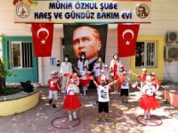 Sağlıkçıların çocukları 19 Mayıs’ı kutladı