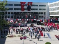 Başkan Böcek Atatürk Anıtına çelenk sundu